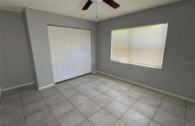 2463 AVENUE C SW Gallery 4