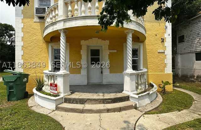 1925 NW 56th St photos photos