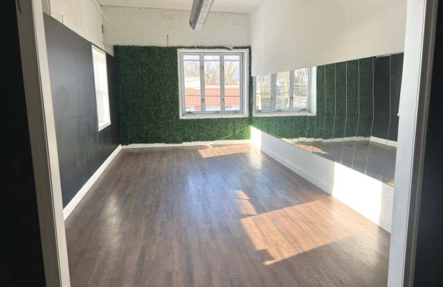 6423 FREDERICK Road Gallery 2