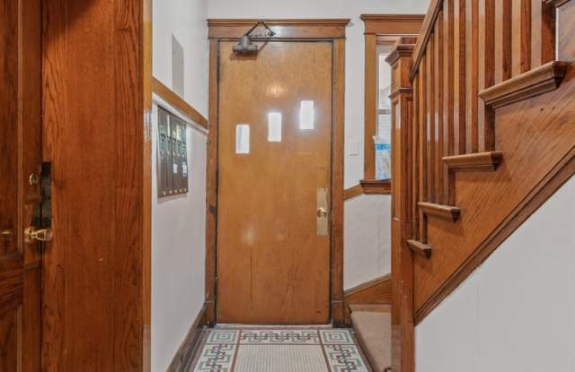 1242 West Winnemac Avenue Gallery 3