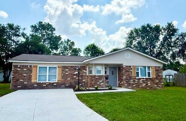 305 N Dogwood St photos photos