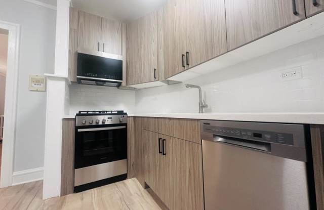 5064 N Wolcott Avenue photos photos
