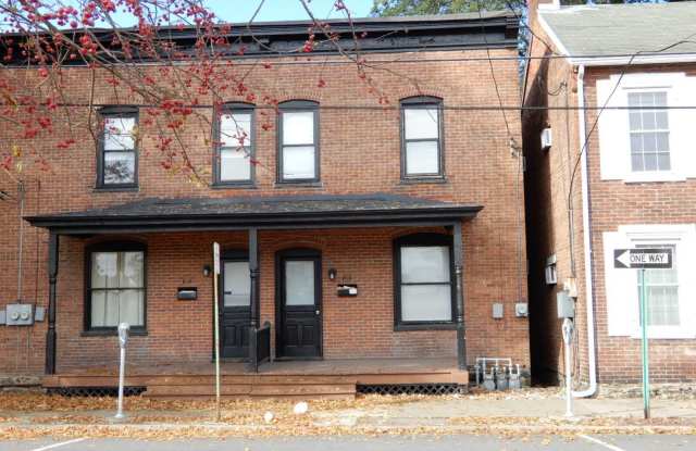 822 Monroe Street Gallery 1