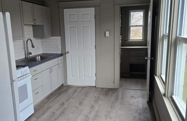 2242 Fischer Street - 1 Gallery 3