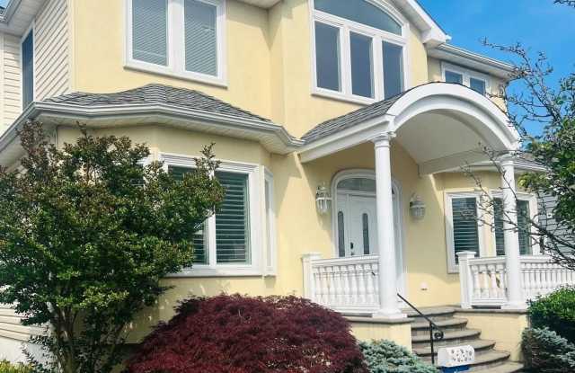 21 N Kenyon Ave photos photos