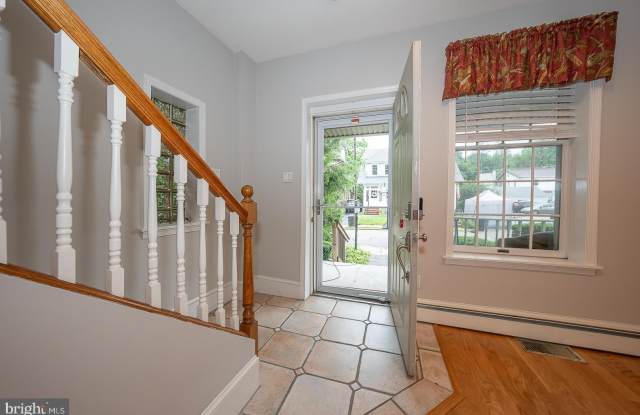 212 ELM Terrace Gallery 2