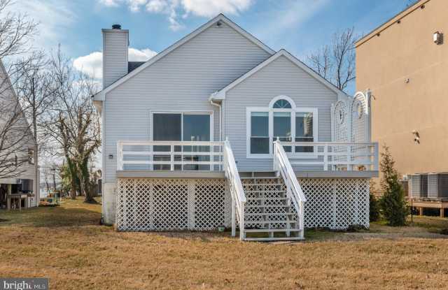 3563 NARRAGANSETT Avenue Gallery 2
