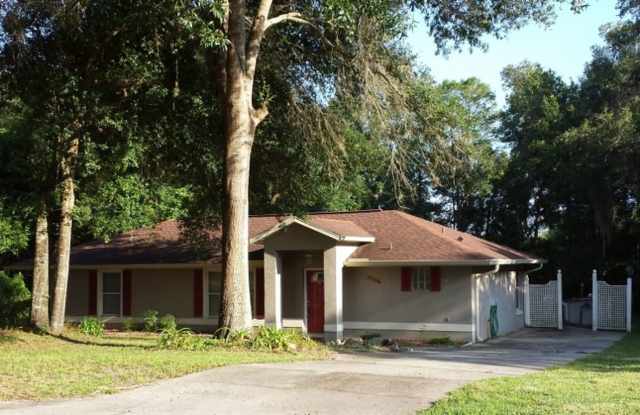 Fabulous 3/2 in Inverness!!!! - 6566 East Malverne Street, Inverness Highlands South, FL 34452