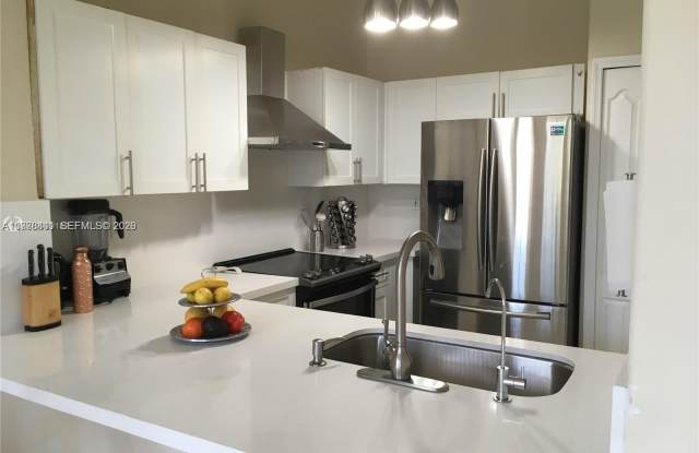 2925 SE 16th Ave photos photos