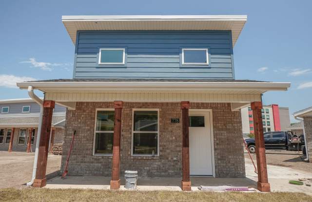 1 bedroom 1 bath home! - 584 North Littleleaf Terrace, Fayetteville, AR 72704