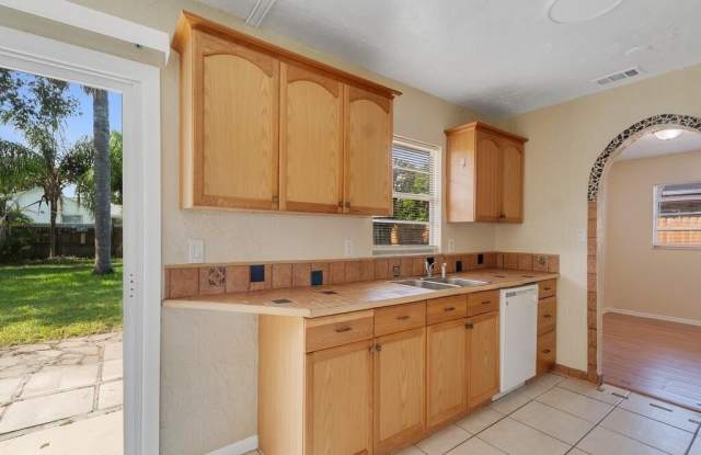 819 SW Amethist Terrace Gallery 3