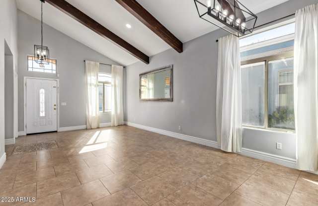 8406 W Pioneer Street Gallery 4