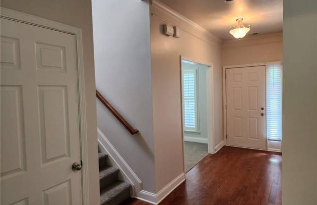 465 Roland Manor Drive Gallery 3
