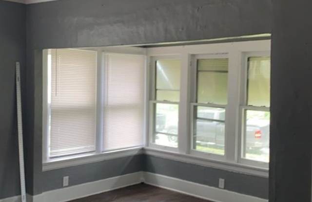 3 Bedroom House - East Toledo Neighborhood Gallery 2