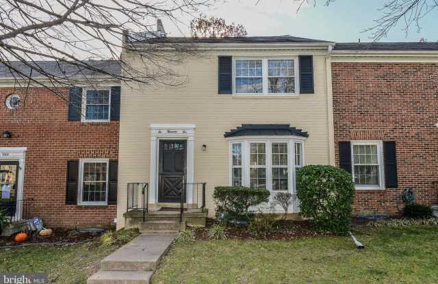 6002 STONEYGATE COURT - 6002 Stoneygate Court, West Springfield, VA 22152