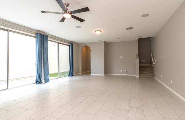 2957 N BRIGHTON Gallery 3