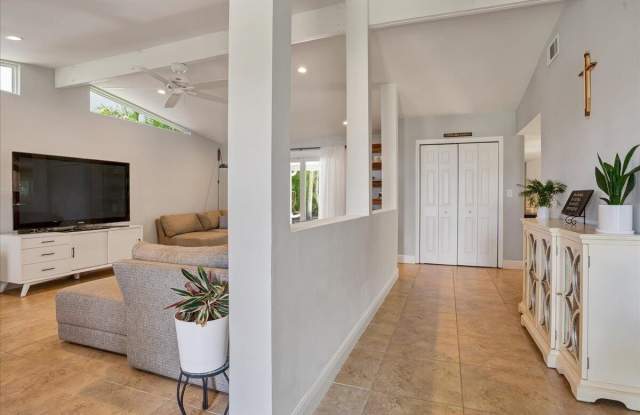 1110 SW 15th Street Gallery 4