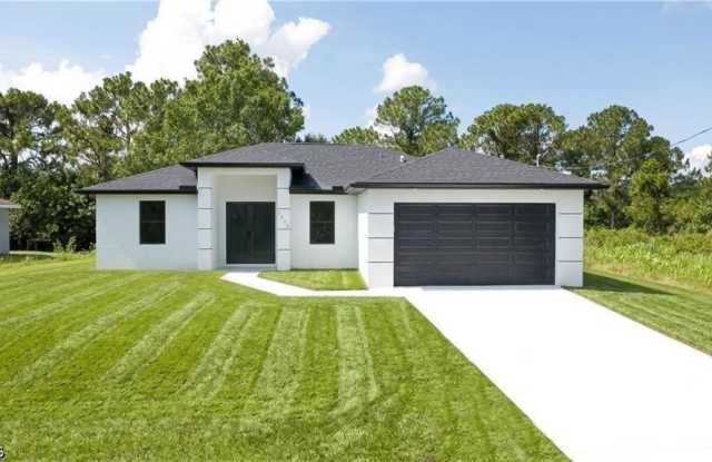 3213 51st Street W Gallery 1