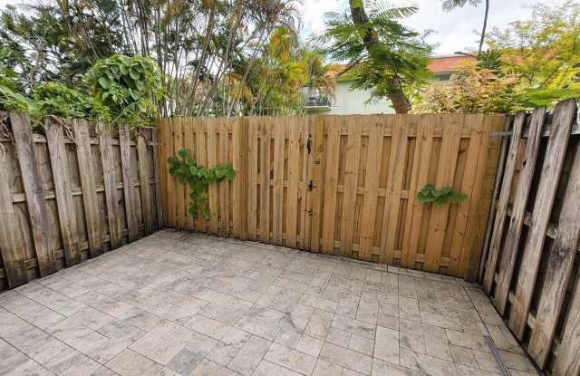 809 W Oakland Park Boulevard Gallery 2