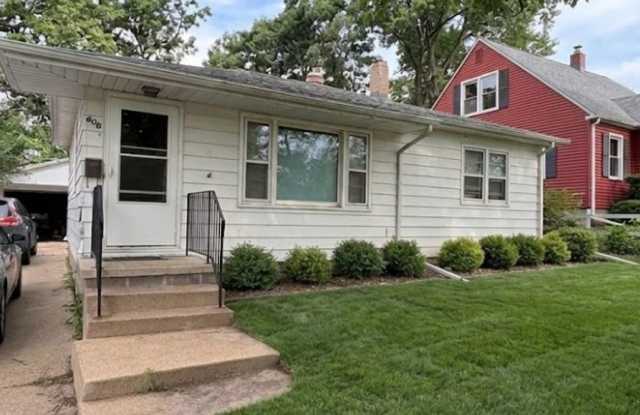 2-Bedroom Ranch House for Rent July 1st!! NO APPLICATION FEE! MUST APPLY BEFORE VIEWING. photos photos