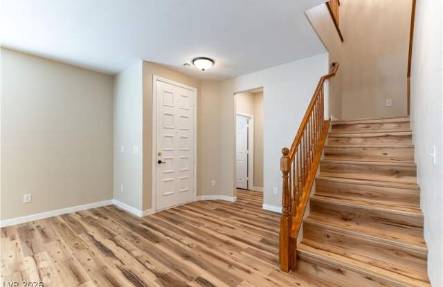 4174 Sparrow Rock Street Gallery 4