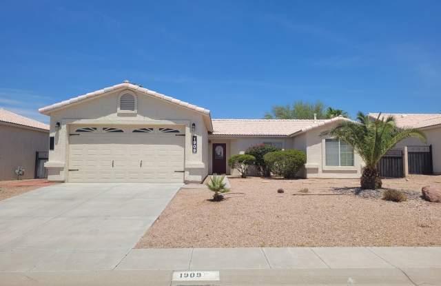 Beautiful Fairway Estates 3-Bed Home with Custom Backyard  Community Amenities - 1909 Pyramid Lake Drive, Fort Mohave, AZ 86426