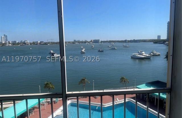 2910 Point East Dr Gallery 3