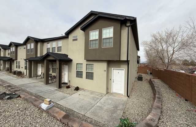Welcome to Arbor Park Townhomes! photos photos