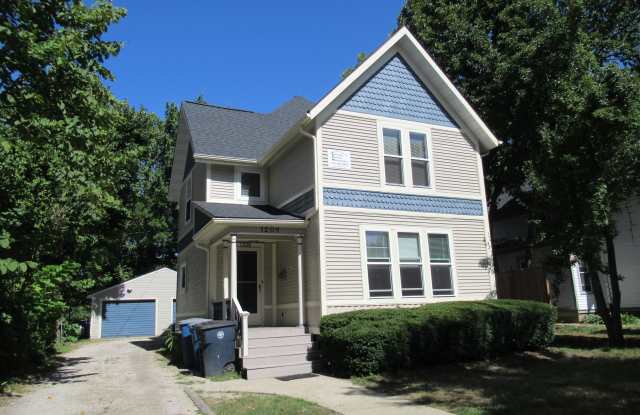 1208 E University photos photos