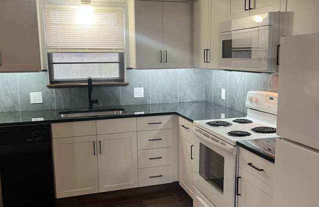 5205 Parkwood photos photos