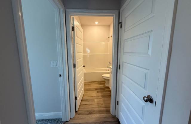 Navarre - Captains Cove - 3 bedroom, 2 bathroom - community pickleball court Gallery 4