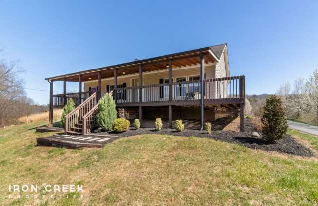Rustic and Spacious Mountain Home in Candler - 8 Worley Ridge Trail, Buncombe County, NC 28715 Rustic and Spacious Mountain Home in Candler - 8 Worley Ridge Trail, Buncombe County, NC 28715