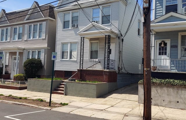 75 NEWMAN AVE - 75 Newman Avenue, Bayonne, NJ 07002