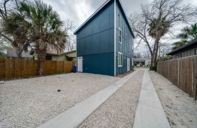 1005 Essex St Gallery 2