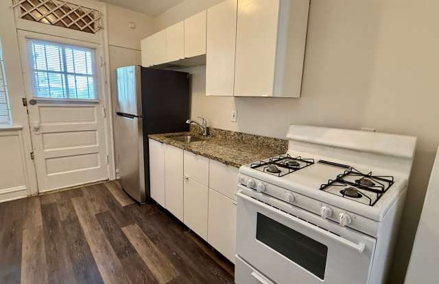Large 3 bedroom in Greater Grand Crossing Gallery 2