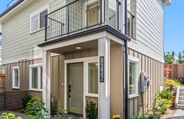 3Bd/2Ba Seattle Townhome Gallery 1