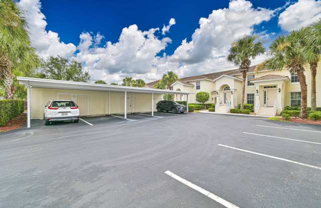 ***FULLY FURNISHED - 2/2 condo with LAKE VIEWS in Colonial Country Club *** photos photos