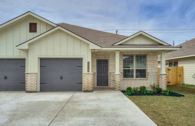 Beautifully designed and thoughtfully maintained duplex photos photos