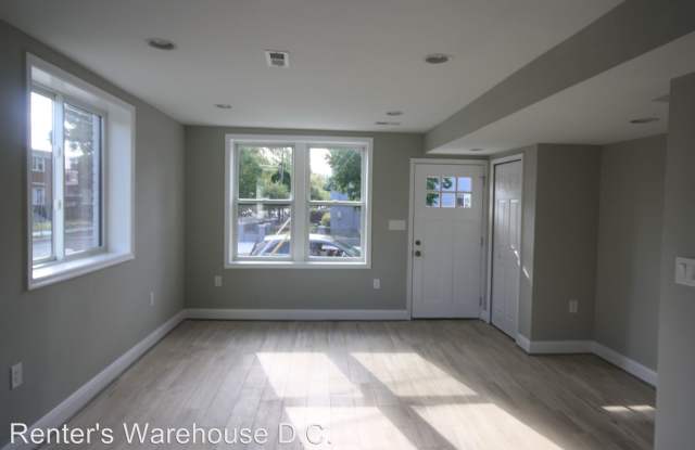 5001 13th Pl NE Gallery 3
