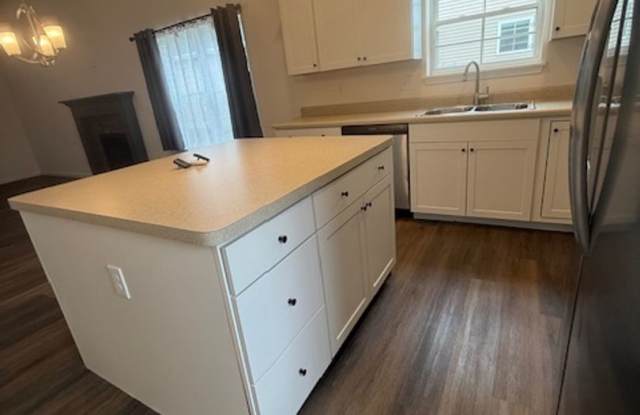 Charming 3-bedroom/2-bathroom single family home in Washington, IL photos photos