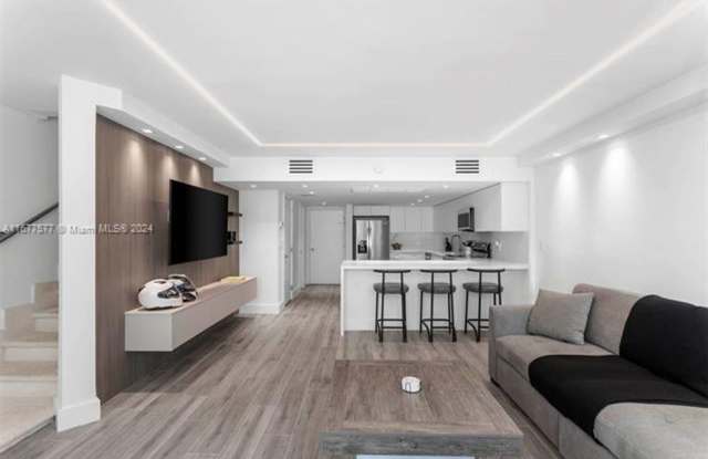 5401 Collins Ave appt 349 (A11677577) - 5401 Collins Avenue, Miami Beach, FL 33140