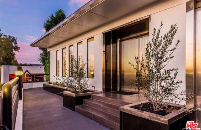 4556 MARTSON DR Gallery 4