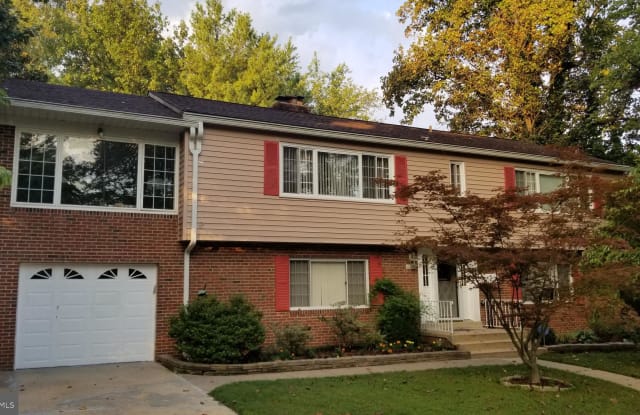 6203 CHERYL DRIVE - 6203 Cheryl Drive, Lake Barcroft, VA 22044