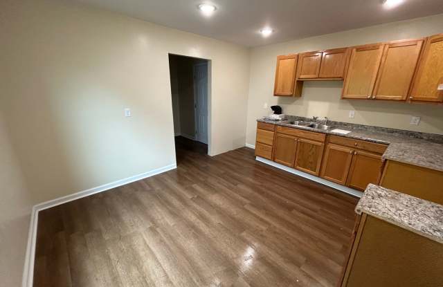4 bedroom Available 2 Bathroom home Gallery 4