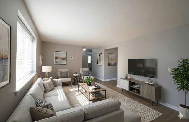 Willowbrooke Apartments & Townhomes Gallery 3