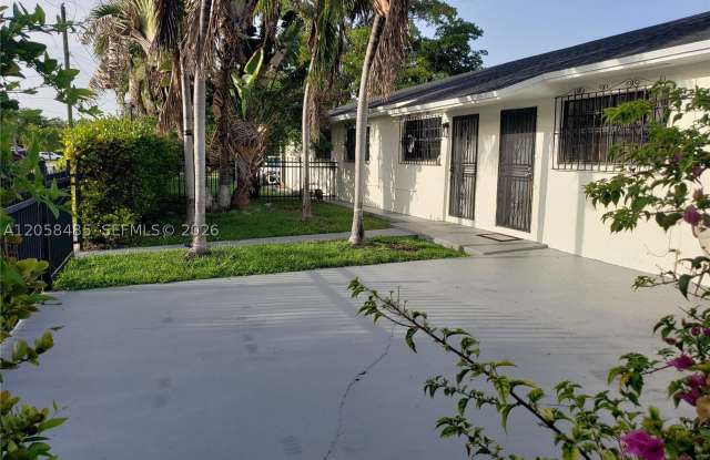 2998 NW 30th St Gallery 1