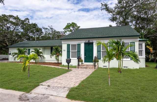 701 38TH AVENUE N - 701 38th Avenue North, St. Petersburg, FL 33703