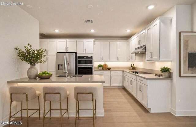 2121 W SONORAN DESERT Drive Gallery 1