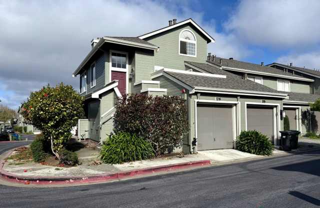 Remodeled 2-Bedroom Home with City Views in Daly City photos photos