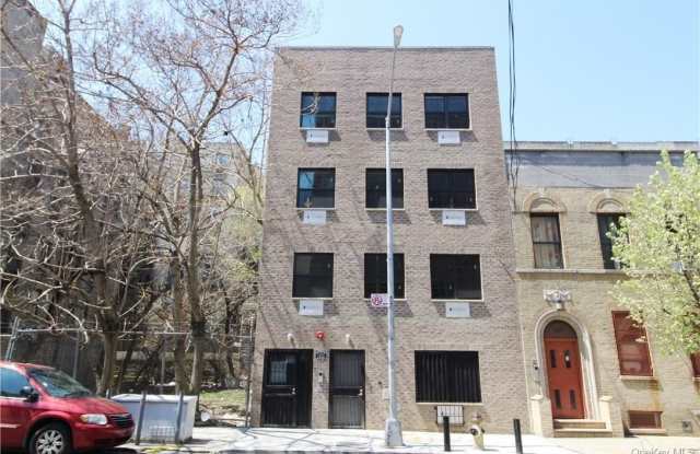 1355 Plimpton Avenue unit: 4 photos photos